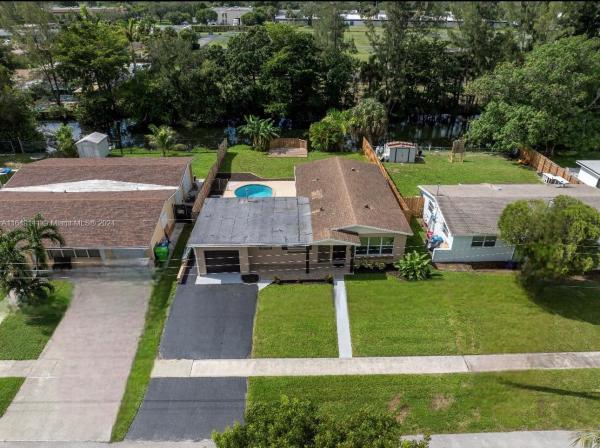 Sunrise Golf Village, 6620 NW 21st St, Sunrise, Florida 33313, image 2