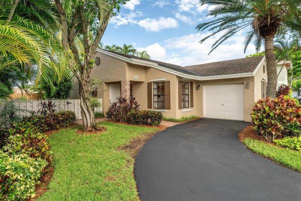 Blue Ridge, 541 Auburn Way, Davie, Florida 33325, image 1