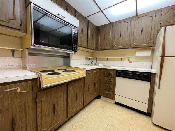 River Manor, 3000 NE 5th Ter #310-A, Wilton Manors, Florida 33334, image 1