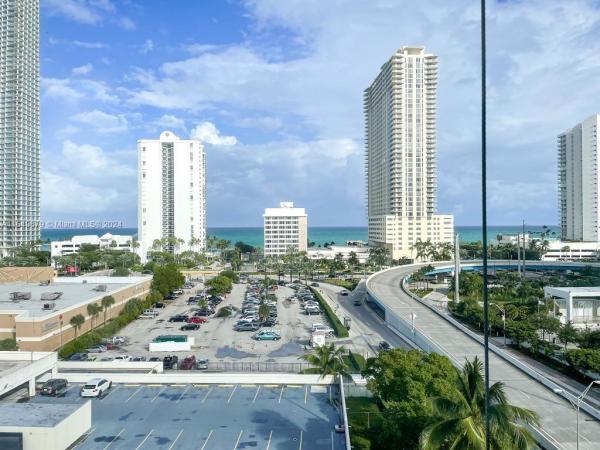 Plaza Of The Americas, 16909 N Bay Rd #621, Sunny Isles Beach, Florida 33160, image 1