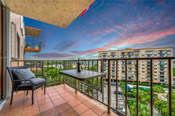 3 Horizons South, 1465 NE 123rd St #802, North Miami, Florida 33161, image 1