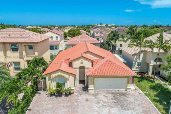 Spicewood, 23935 SW 108th Pl, Princeton, Florida 33032, image 2