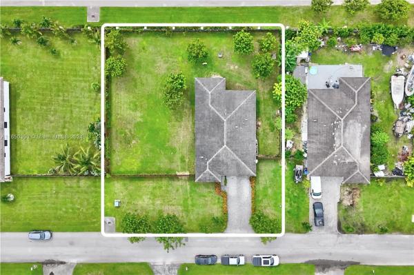 Oakwood Grove, 32024 SW 199th Ct, Redland, Florida 33030, image 1