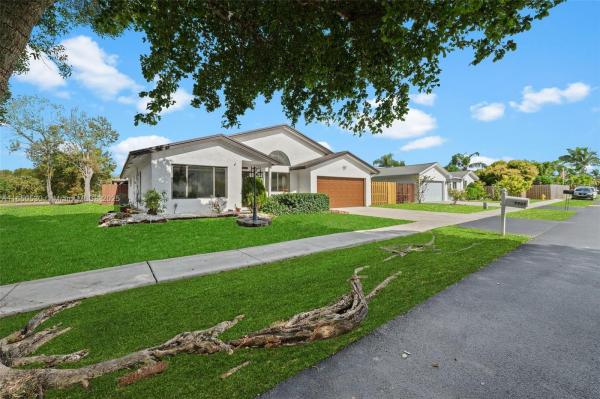 Parkwood Homes, 9927 NW 52nd St, Sunrise, Florida 33351, image 1