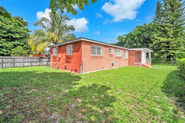 Avenue, 5750 E 3rd Ave, Hialeah, Florida 33013, image 1