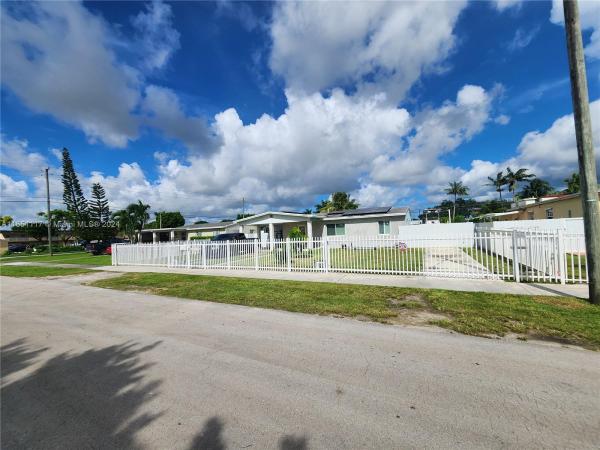 Sky Vista, 1025 NE 13th Ave, Homestead, Florida 33033, image 1
