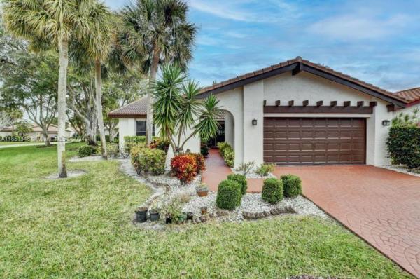 Green Glen 2 The Mews At Indian Spring, 5649 Lakeview Mews Dr, Boynton Beach, Florida 33437, image 1