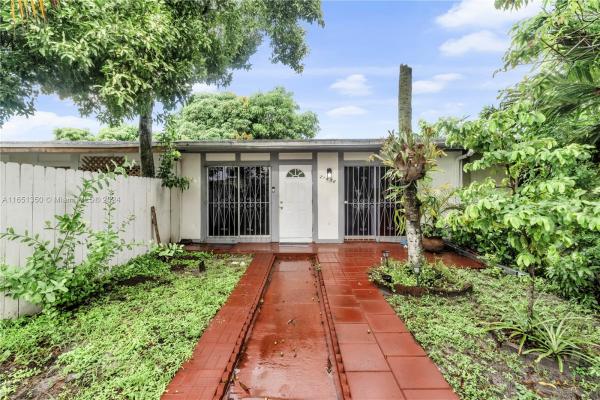 Vista Verde, 21458 NW 40th Cir Ct, Miami Gardens, Florida 33055, image 1