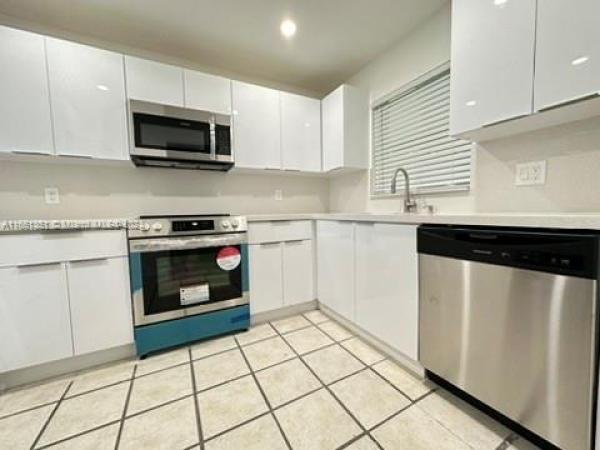 Evergreen Of Pine Island Ridge, 9411 Evergreen Pl #403, Davie, Florida 33324, image 1