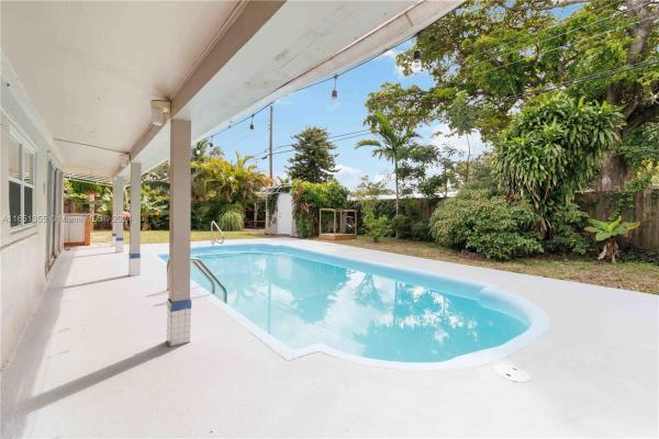 Twin Lakes South, 1110 NW 43rd St, Oakland Park, Florida 33309, image 1
