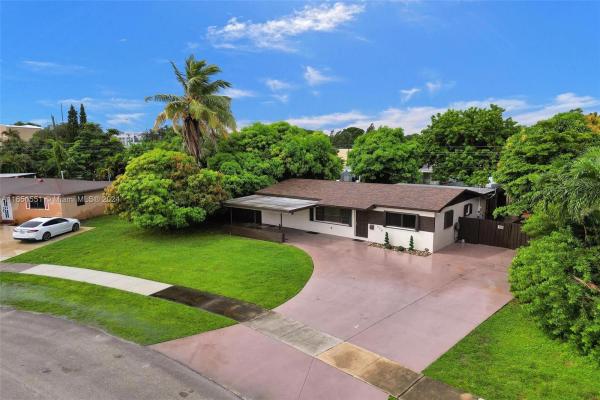 Berkeley Manor, 770 NW 175th Dr, Miami Gardens, Florida 33169, image 1