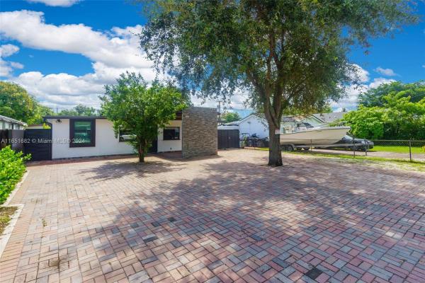 Gracewood, 411 N 61st Ave, Hollywood, Florida 33024, image 1