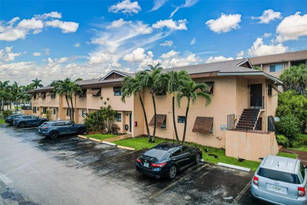 Laguna Tropical, 6850 NW 173rd Dr #108, Hialeah, Florida 33015, image 1