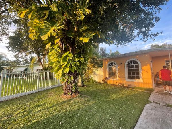 Leisure City Residential, 29361 Maine Rd, Leisure City, Florida 33033, image 1