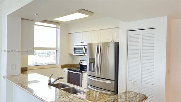 Turnberry On The Green, Aventura, Florida 33180, image 3