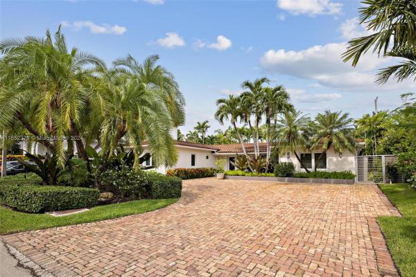 Biscayne Key Estates, 670 Allendale Rd, Key Biscayne, Florida 33149, image 1