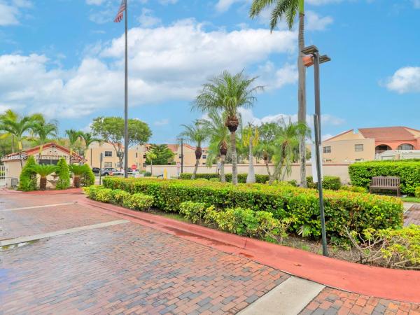 West Fontaine, 10227 NW 9th St Cir #206-3, Fountainebleau, Florida 33172, image 2
