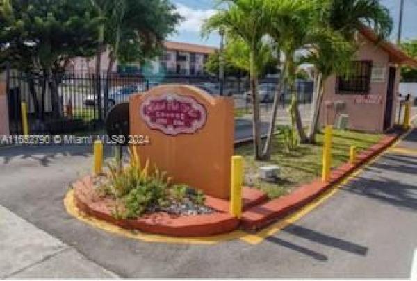 Hialeah Club Villas, 2178 W 60th St #18208, Hialeah, Florida 33016, image 1