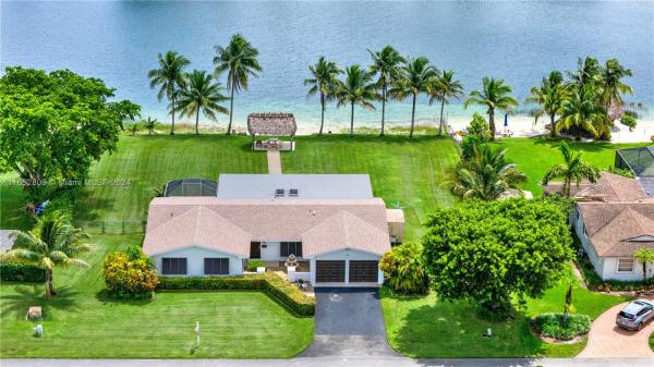 Oakland Acres, 10962 SW 117th St, Kendall, Florida 33176, image 3