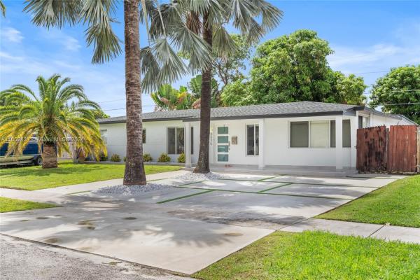 Fontainebleau Gardens, 8030 SW 11th St, Westchester, Florida 33144, image 3