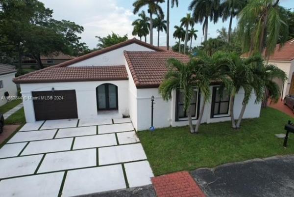 Poinciana Pointe, 8717 SW 5th Ter, Fountainebleau, Florida 33174, image 1
