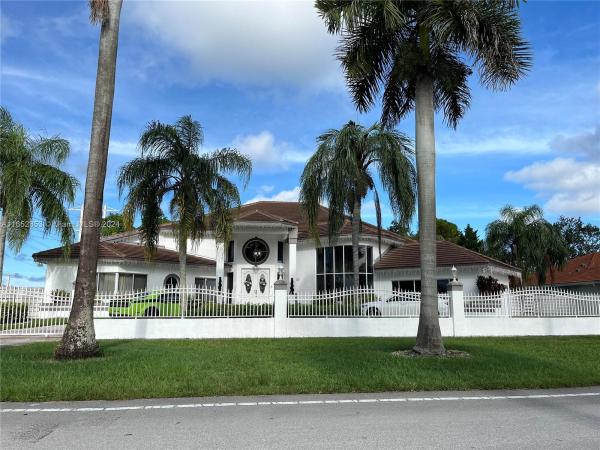 Cadeca Estates, 13251 SW 107th Ave, Kendall, Florida 33176, image 1