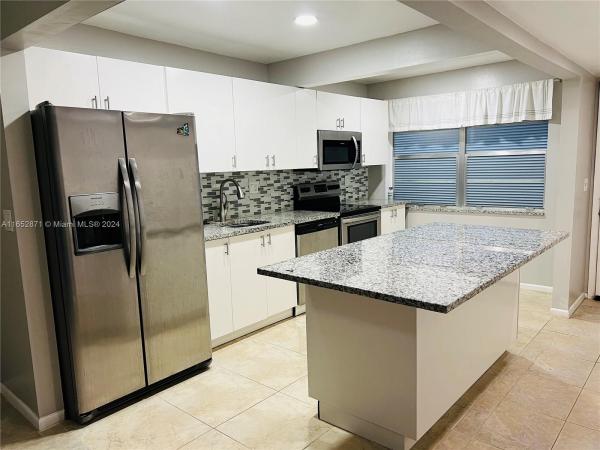 Fairways Of Tamarac, 8450 Lagos De Campo Blvd #205, Tamarac, Florida 33321, image 1