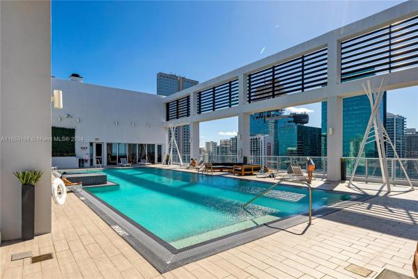 Centro, Miami, Florida 33131, image 1