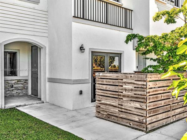 Tropical Breeze Townhouses, 13348 SW 250th St, Princeton, Florida 33032, image 1