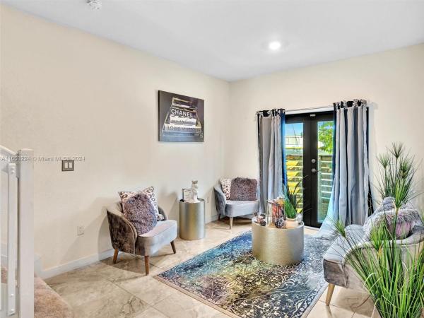 Tropical Breeze Townhouses, 13348 SW 250th St, Princeton, Florida 33032, image 3