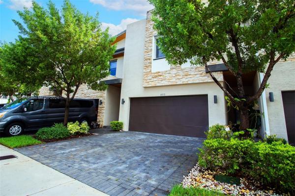 Summit At Park Central, 8025 NW 105th Ct, Doral, Florida 33178, image 1