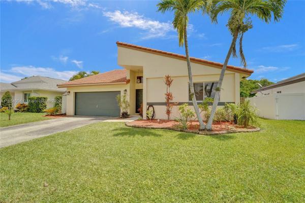 Town & Country Estates, 717 SE 3rd Ln, Dania Beach, Florida 33004, image 1