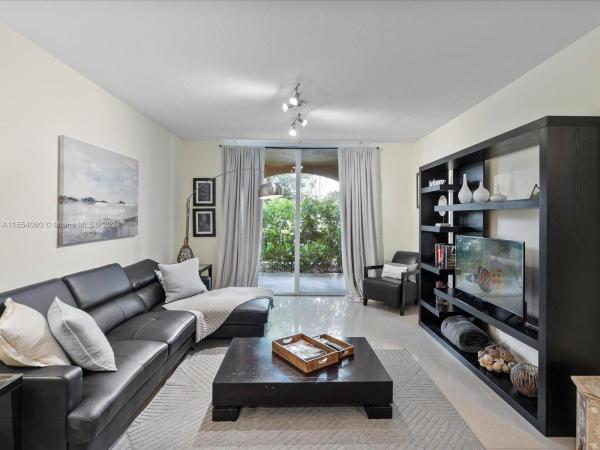 The Yacht Club At Aventura, 19555 E Country Club Dr #8105, Aventura, Florida 33180, image 1