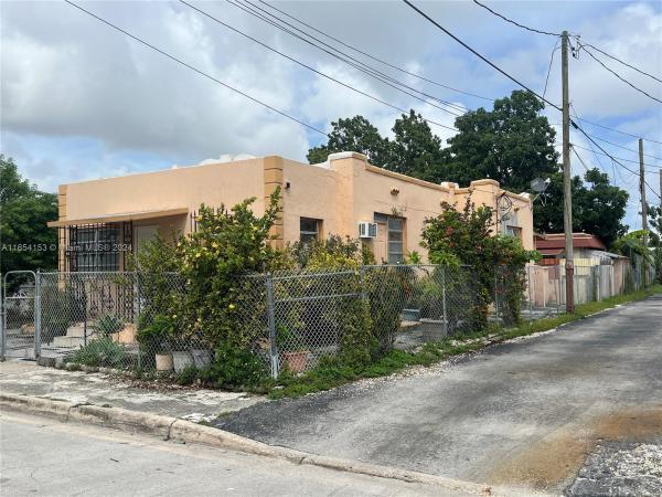 Idlewild Park, 219 SW 21st Ave, Miami, Florida 33135, image 1