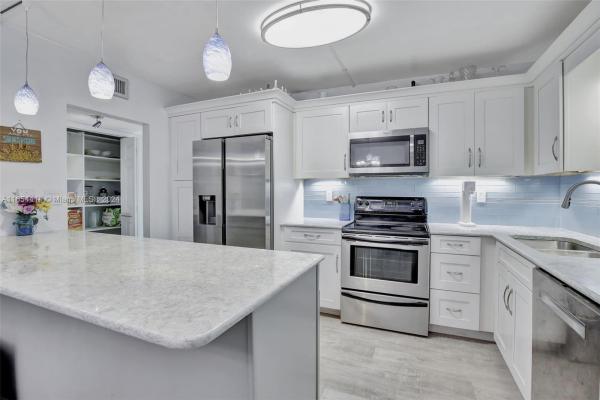 Villa Dorada, 20381 NE 30th Ave #108-7, Aventura, Florida 33180, image 3