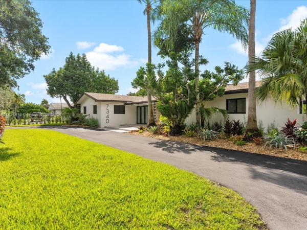 Hallmark Heights Estates, 7340 SW 120th St, Pinecrest, Florida 33156, image 1