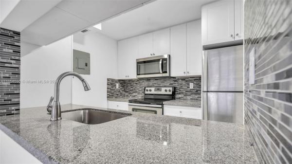 West Lake Village, 440 W Park Dr #102-8, Fountainebleau, Florida 33172, image 1