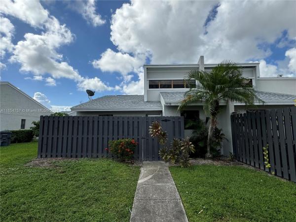 Villa Pointe At Abbey Park, 1938 Monks Ct #1938, West Palm Beach, Florida 33415, image 1