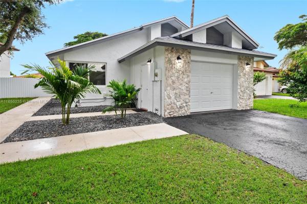 Homes Of Lakeridge, 566 Lakeside Cir, Sunrise, Florida 33326, image 1
