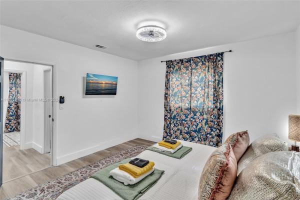 Panuleta Gardens, 16921 NE 7th Ct, North Miami Beach, Florida 33162, image 1