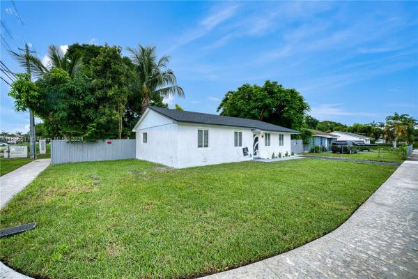 Avocado Villas, 25 SW 17th Ave, Homestead, Florida 33030, image 2