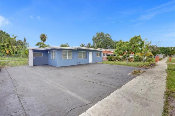 Cresthaven, Hollywood, Florida 33023, image 3