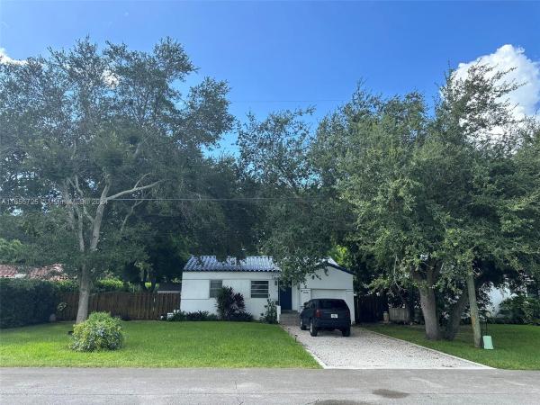 Biscayne Lawn, 1102 NE 116th St, Biscayne Park, Florida 33161, image 1