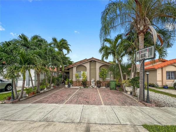 El Prado Country Club, 7002 W 29th Way, Hialeah, Florida 33018, image 2