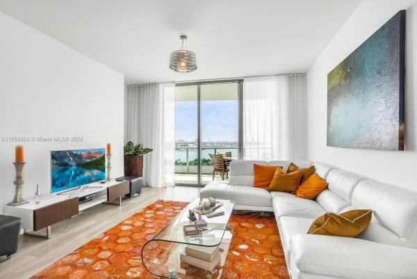 900 Biscayne Bay, 900 Biscayne Blvd #2009, Miami, Florida 33132, image 1