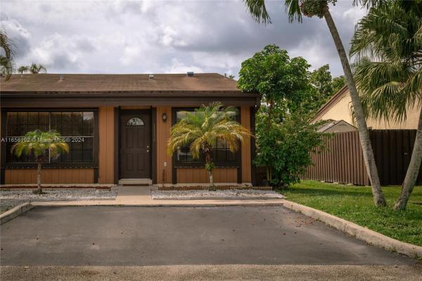 Cedarwoods At Pembroke Lakes, 11130 Redwood Ave #11130, Pembroke Pines, Florida 33026, image 1