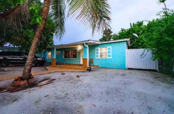 Golden Highland Estates, 15735 NW 28th Pl, Miami Gardens, Florida 33054, image 2