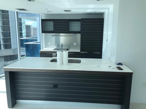 Epic Hotel & Residences, 200 Biscayne Boulevard Way #902, Miami, Florida 33131, image 1