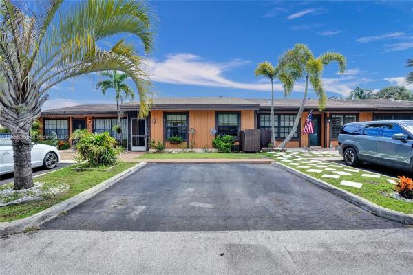Cedarwoods At Pembroke Lakes, 2311 Yucca Ave #2311, Pembroke Pines, Florida 33026, image 1
