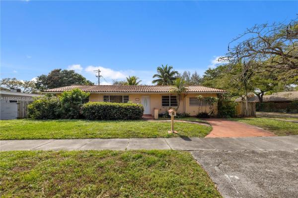 Lucky Star Estates, 1110 NE 205th Ter, Ives Estates, Florida 33179, image 1